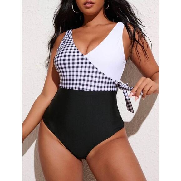 NWT Flattering Black White Checkered Plaid V-Neck One Piece Swim Suit Size L - Picture 1 of 10
